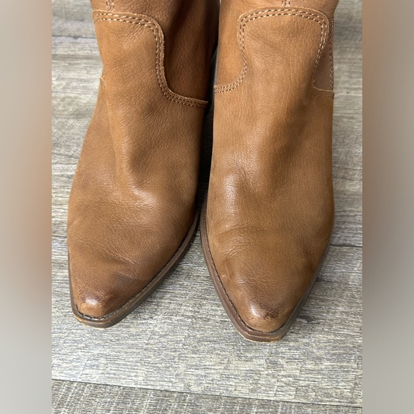 LUCKY BRAND Women’s Size 7.5 M Leather Side Zip Ankle Boots Wheat Tan - Picture 4 of 8